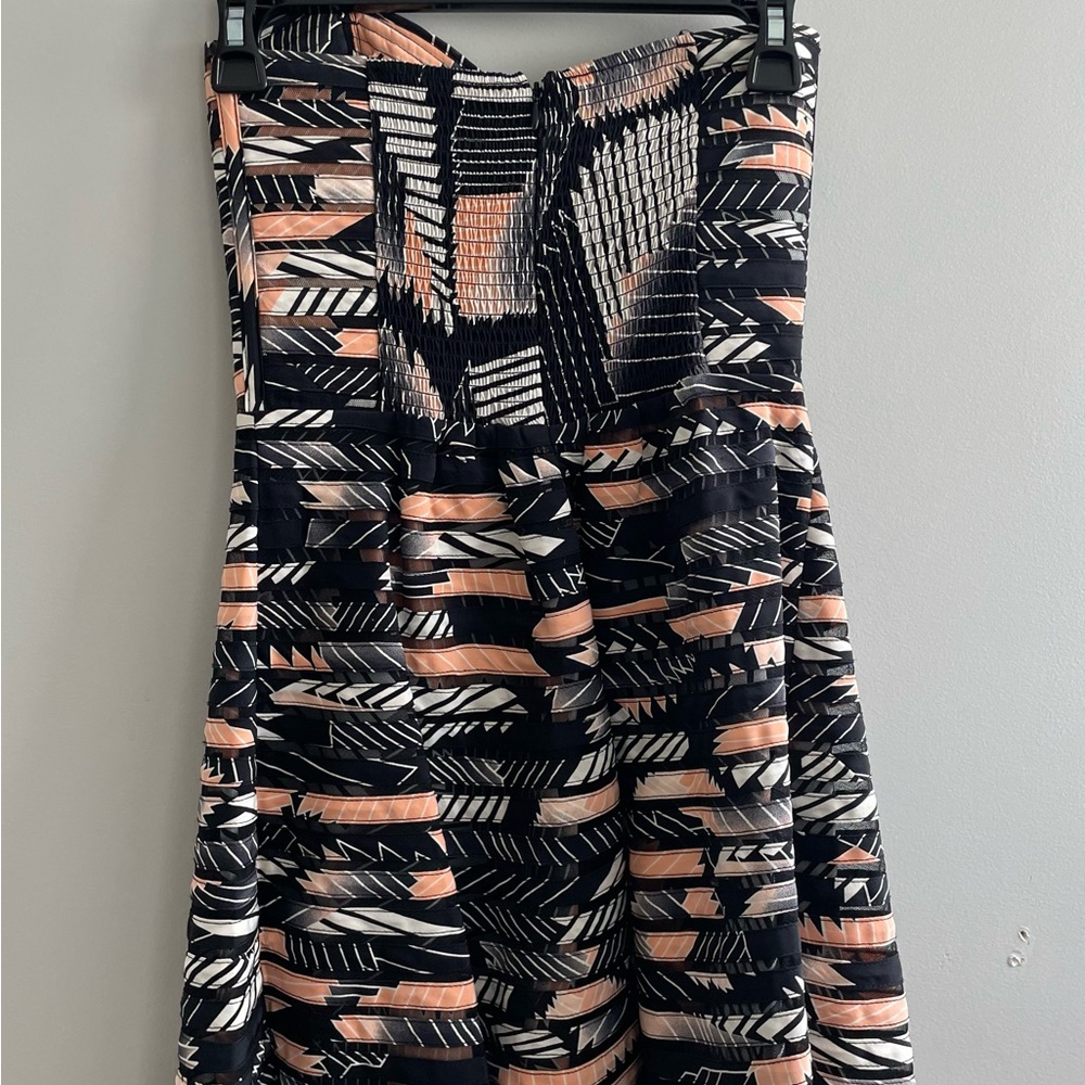 Parker, strapless mini-dress. Black with coral and white stripes/deaign. XS - Picture 2 of 3